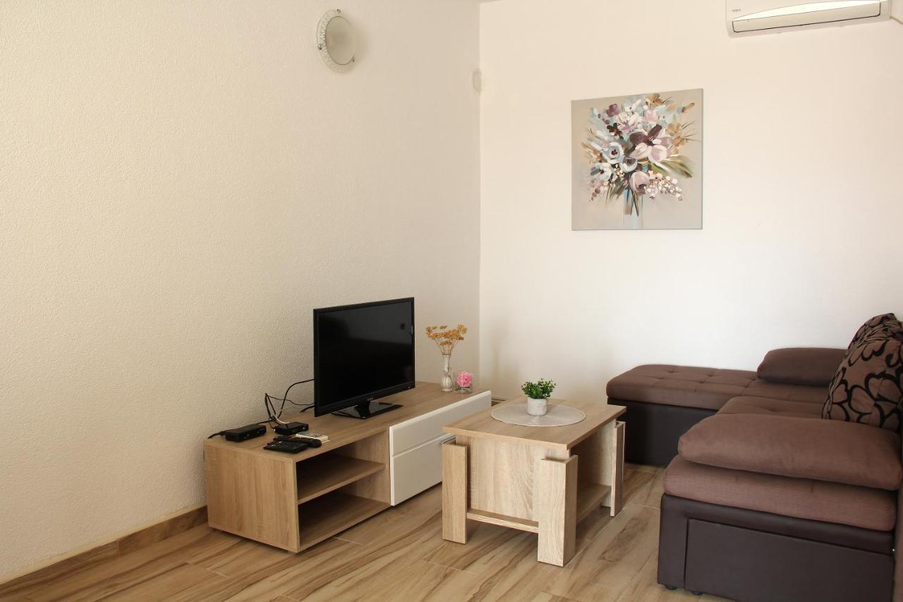 Apartmani Ljubo Primošten Esterno foto