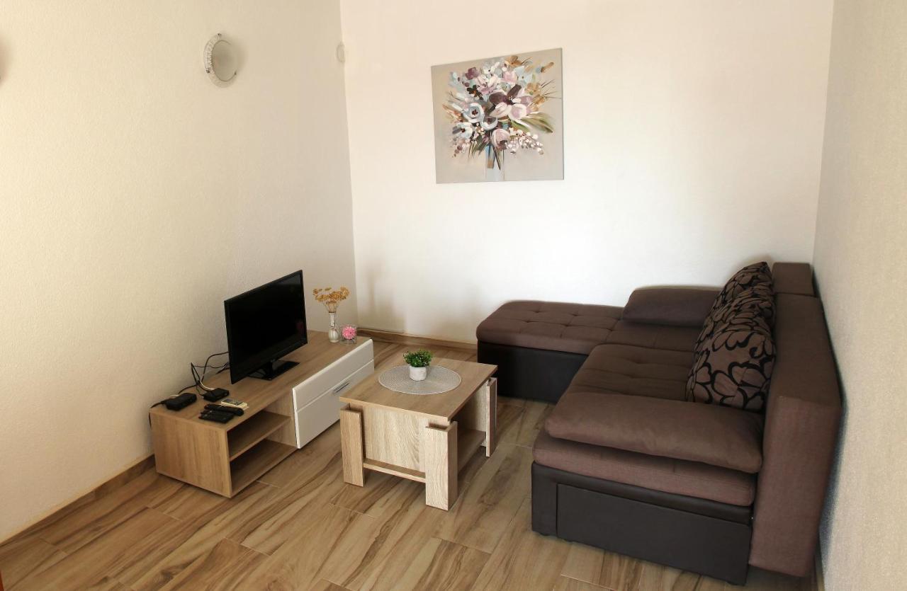 Apartmani Ljubo Primošten Esterno foto