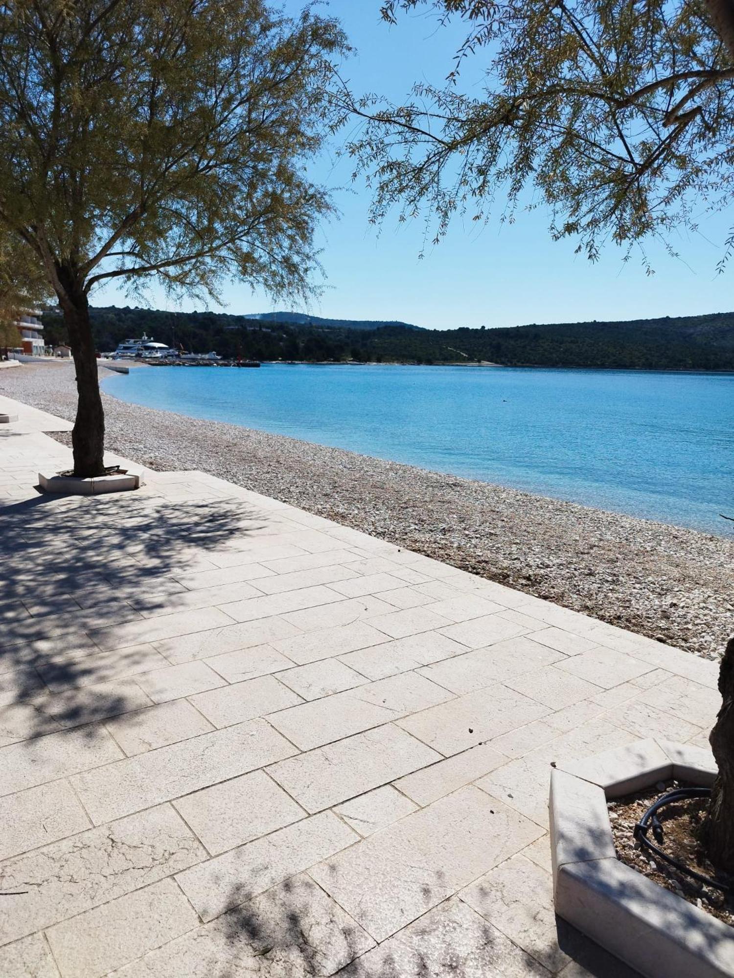Apartmani Ljubo Primošten Esterno foto