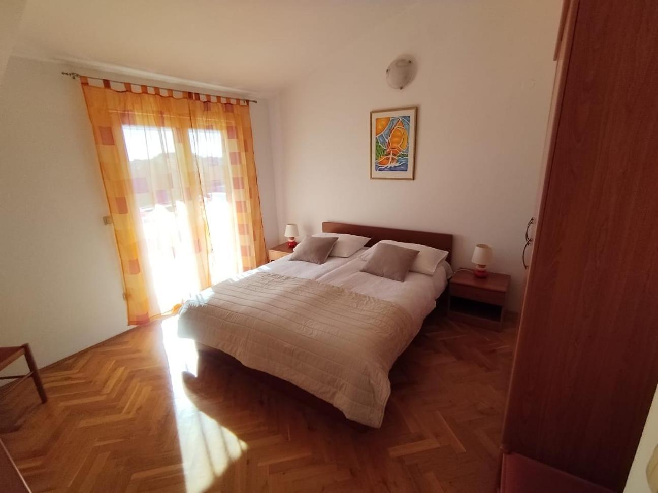 Apartmani Ljubo Primošten Esterno foto